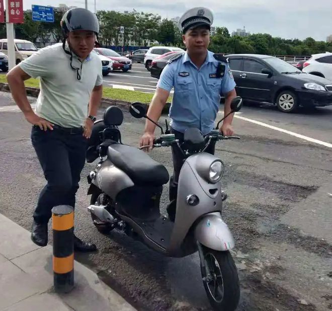 ag真人国际·(中国)官方网站除了戴头盔电动车上路要满足“3证1险”要求还有这3(图8)
